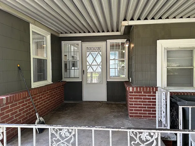 1504 E 49th Pl — Photo 20