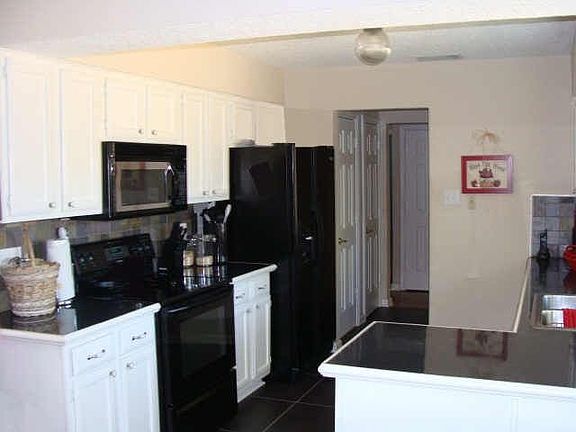 3rd image of 1941 Pin Oak Dr