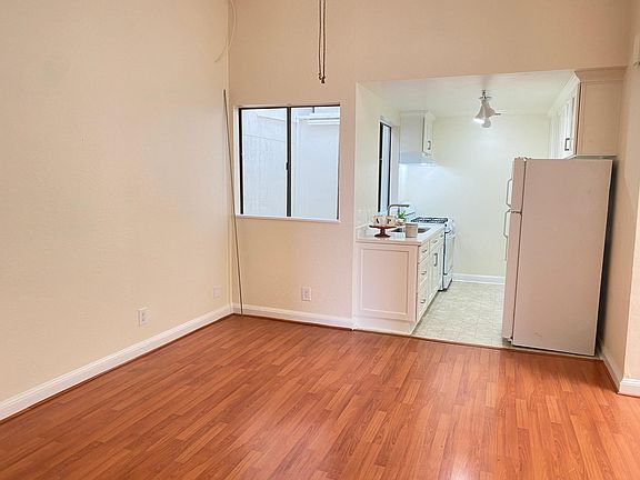 3rd image of 1138 E 12th St Unit A