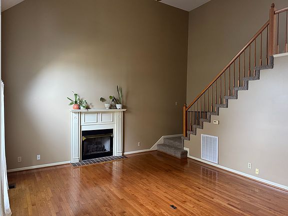 2nd image of 391 Augusta Pl