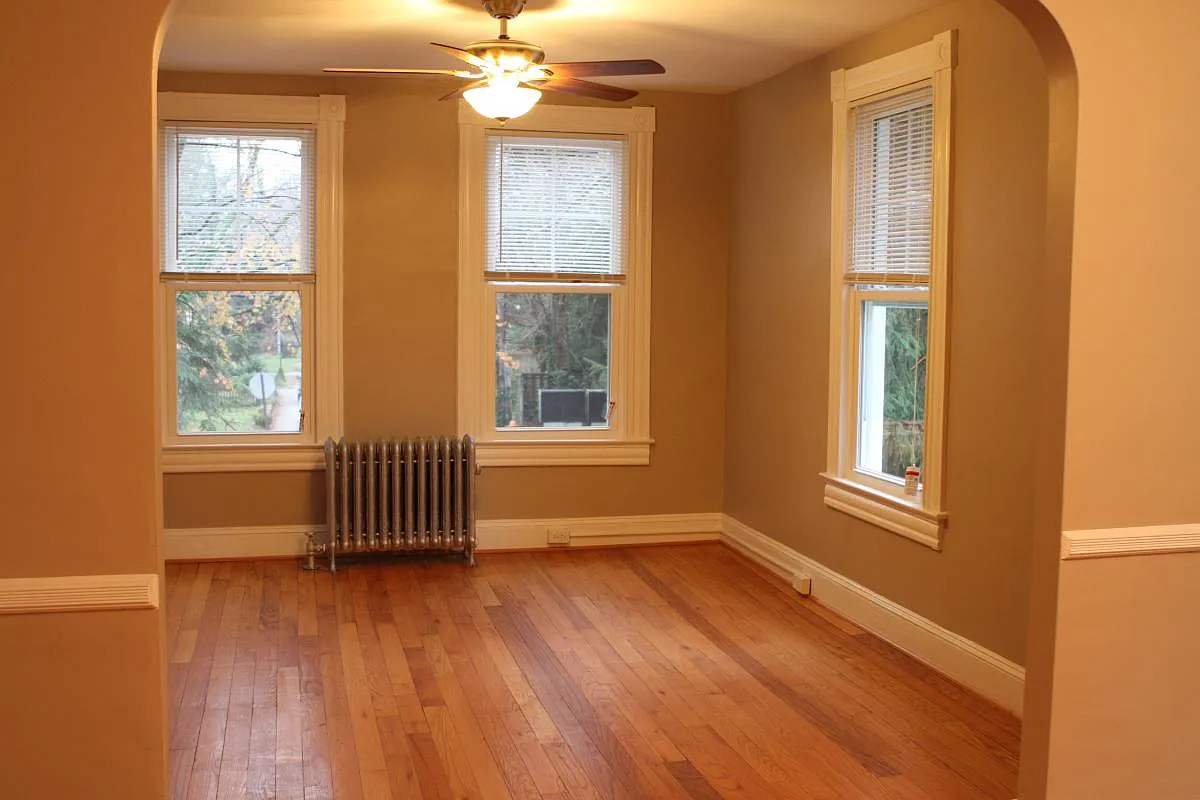 614 E Lake Avenue — Photo 2