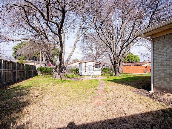 4th image of 3517 Edgewood Dr