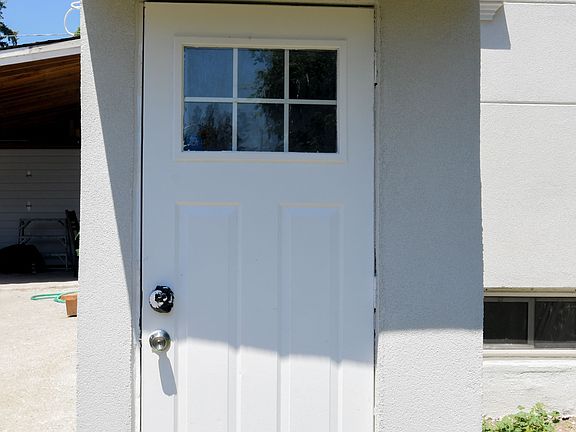 3rd image of 110 E Mintern Ave