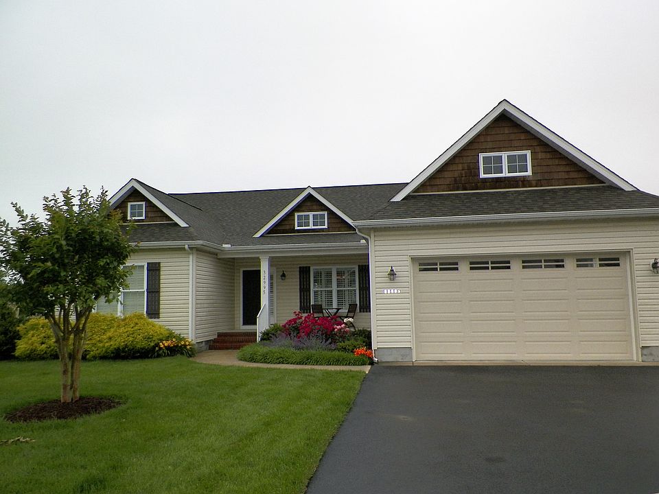 1st image of 32995 Kiwi St