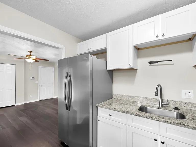 10203 Storm Dr — Photo 8