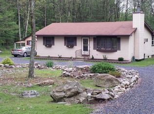 1016 Lakeside Dr, Effort, PA 18330