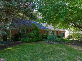1817 Northbrook Dr, Lancaster, PA 17601