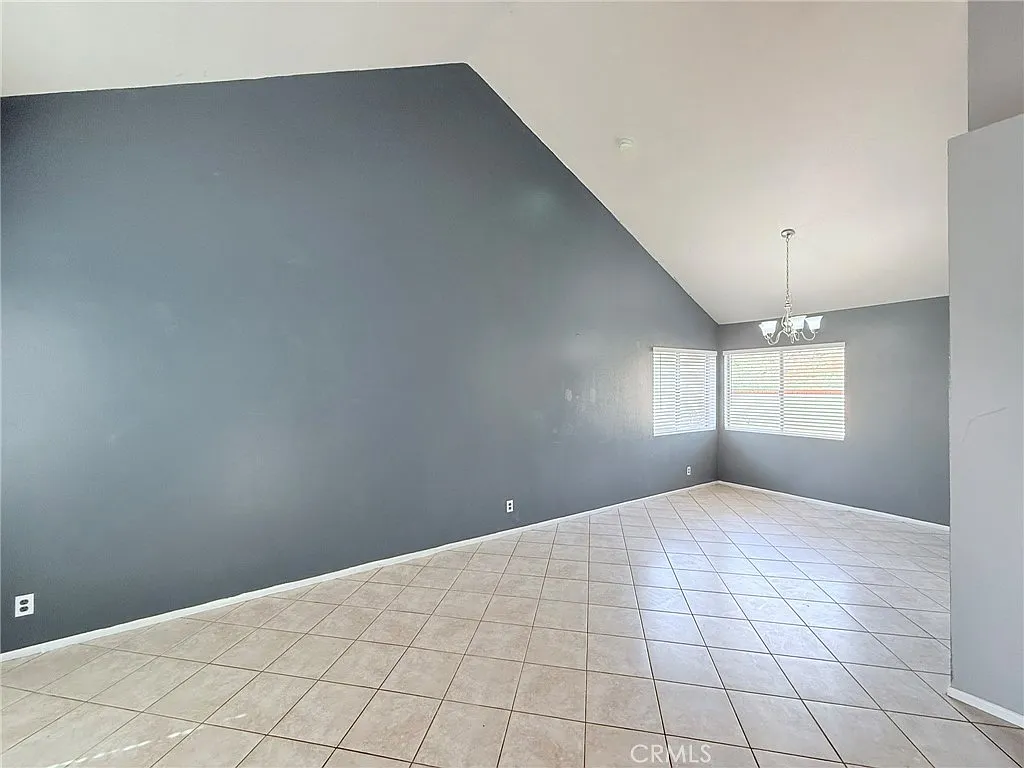 3 bed, 2.5 bath, 1420 sqft, $2,650 — Photo 3