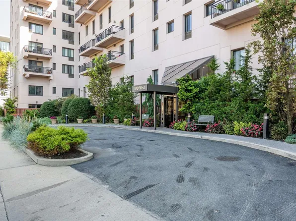100 W Broadway W #3D, Long Beach, NY 11561