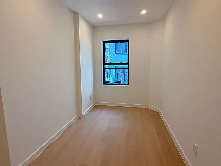 25 E 20th St #4 — Photo 6