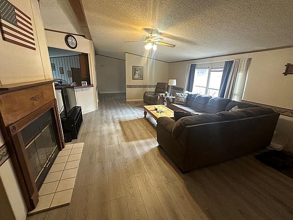 5th image of 1262 Applewood Rd