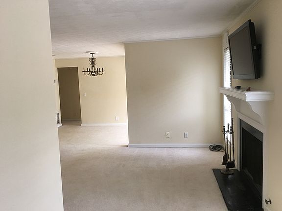 3rd image of 5085 Woodridge Way