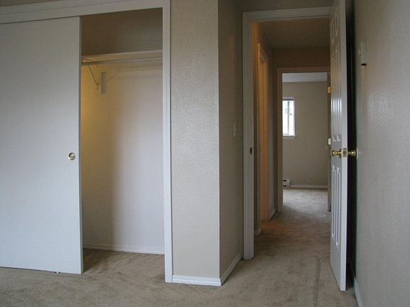 4th image of 630 M St NE