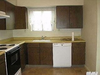 2nd image of 11 Forest Ct