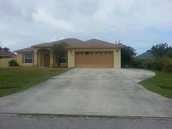 3rd image of 325 NE Gulfstream Av Avenue