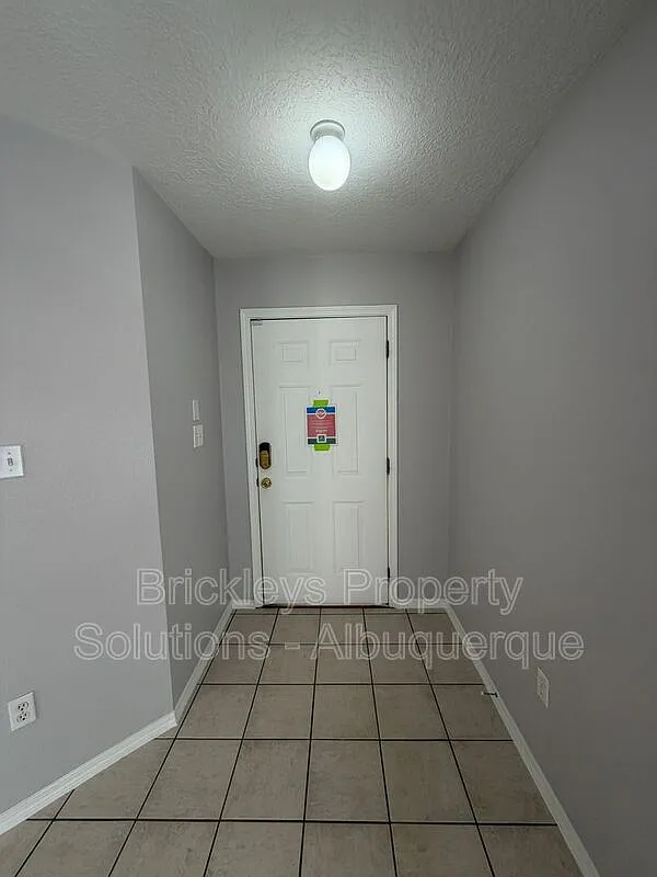 3 bed, 2.0 bath, 1679 sqft, $2,000 — Photo 4