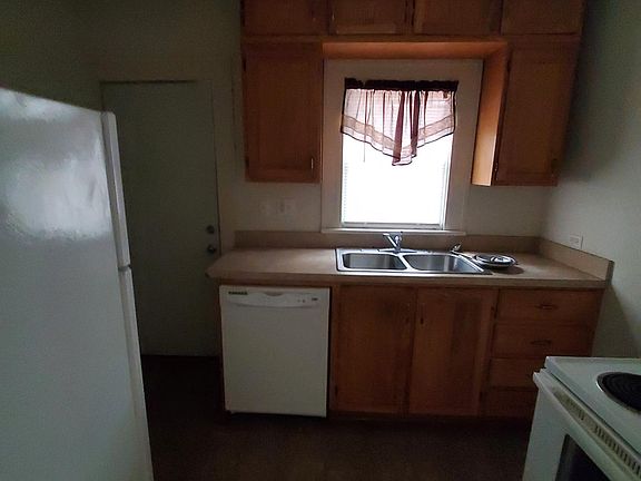 3rd image of 2173 Avenue J #B