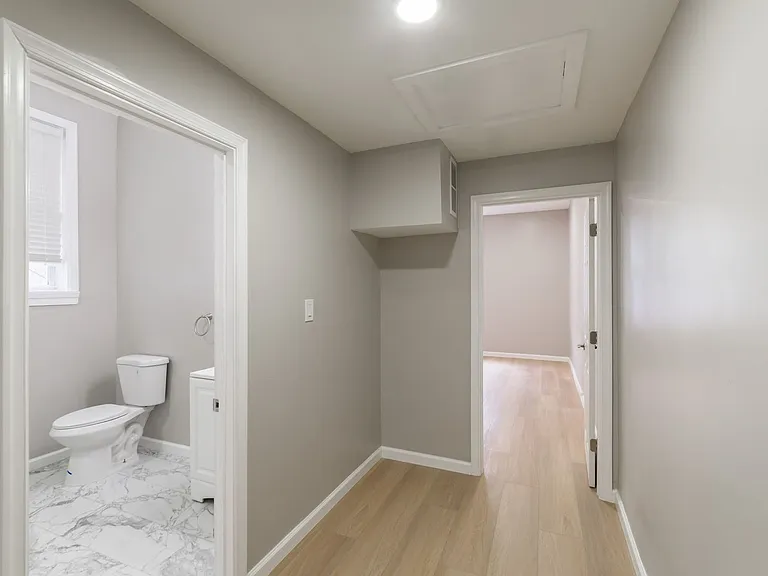 2827 W Girard Avenue — Photo 12