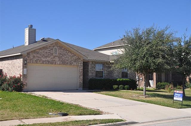 1st image of 1105 Henderson Dr