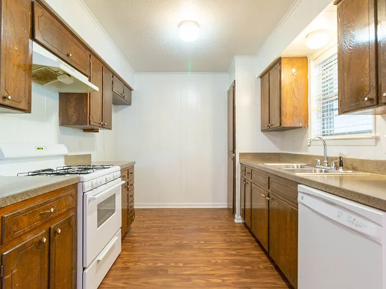3503 Oriole Ln — Photo 4