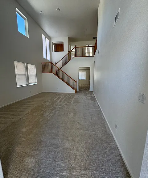 1596 Queensland Ave — Photo 2