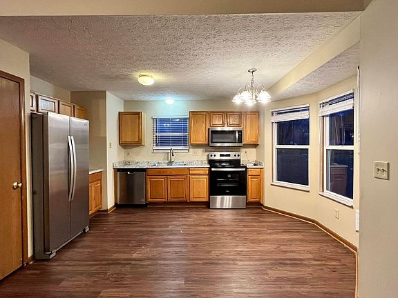 5th image of 7181 Candlestone Dr