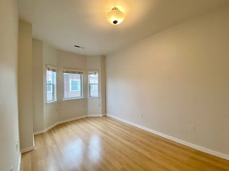 Valley Oak Drive, 140 * — Photo 25