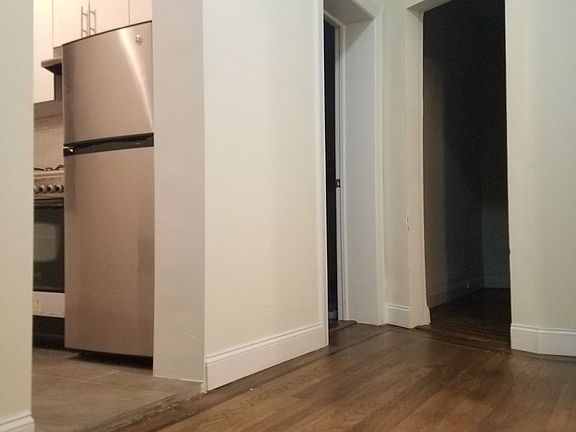 2nd image of 1202 Lexington Ave APT B2
