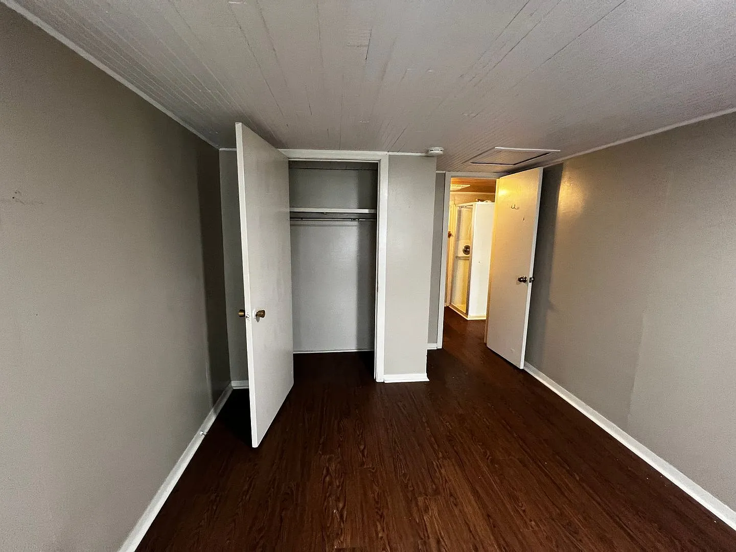 One Bedroom Near UL — Photo 4