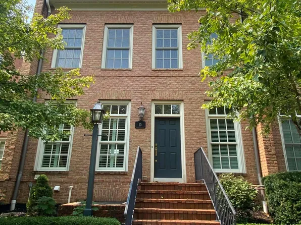 10 Richmond Sq, New Albany, OH 43054