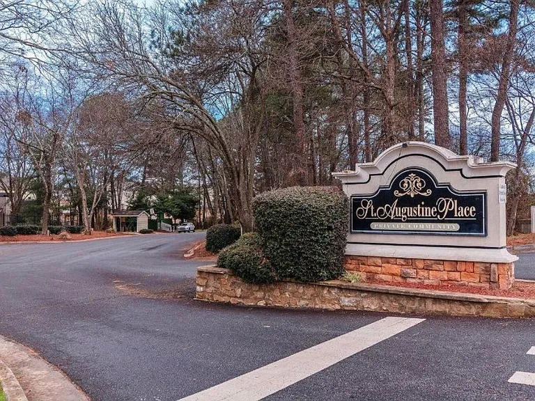 910 Augusta Dr — Photo 20