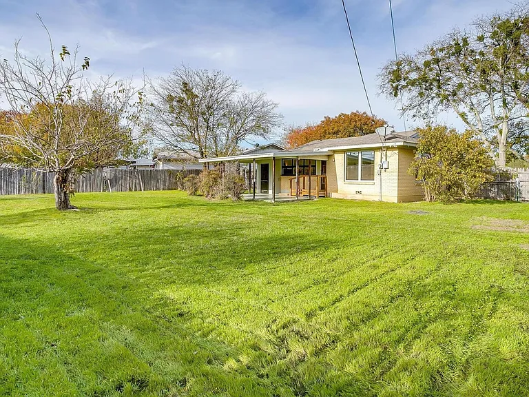 428 Live Oak Ln — Photo 19