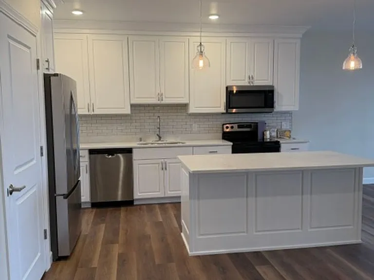Brand New - War Eagle Apartments in the River Point District — Photo 6