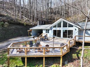 2201 Pigeon Roost Rd, Green Mountain, NC 28740