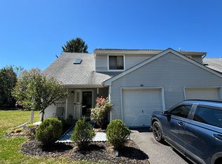 92 Winchester Way, Somerset, NJ 08873