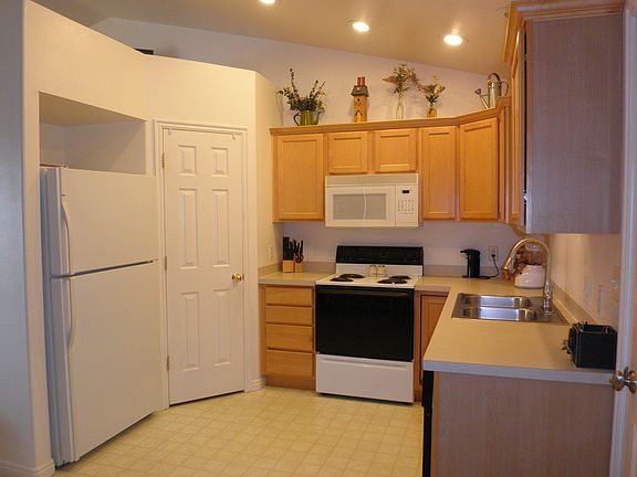 4th image of 387 W Harvest Moon Dr