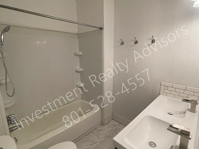 386 N 500 E — Photo 11