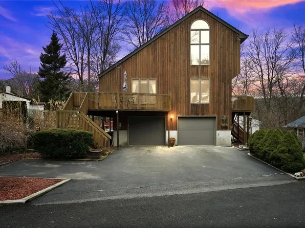 5 Calvin Drive, Greenwood Lake, NY 10925