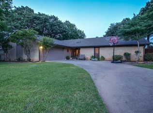 2821 Creekwood Ct, Grapevine, TX 76051