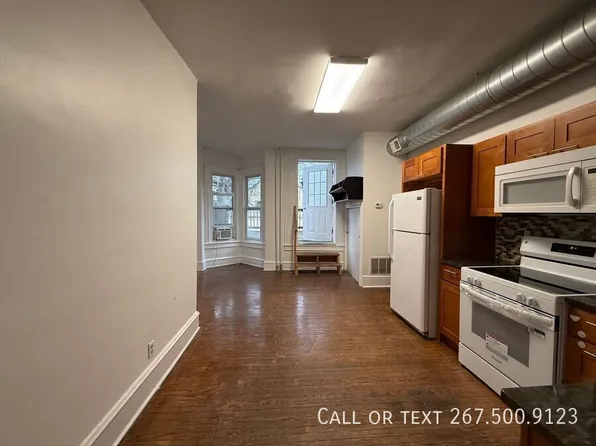 211 S 45th St #2, Philadelphia, PA 19104