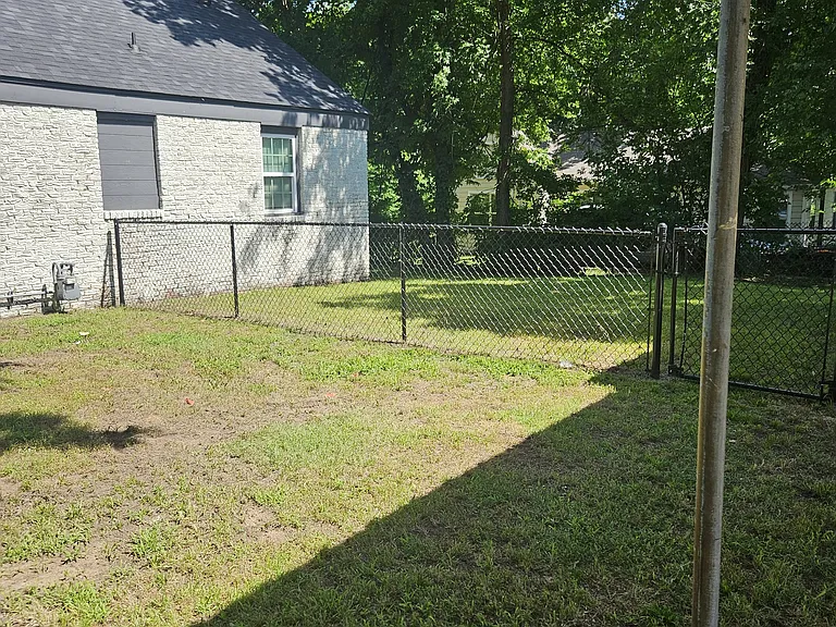 132 N Yukon Ave — Photo 3