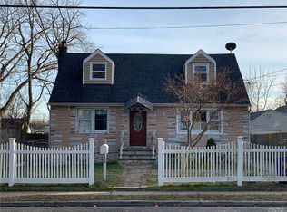 104 E 2nd St, Huntington Station, NY 11746