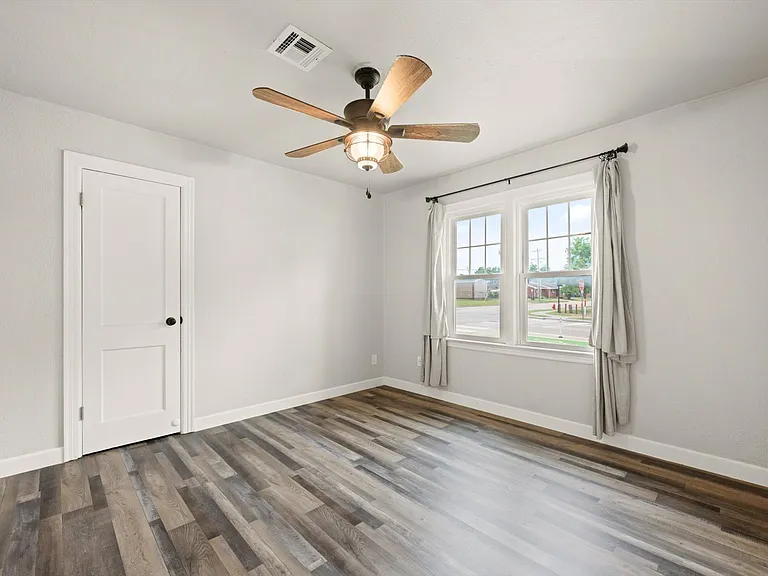 403 N Baumann Ave — Photo 14
