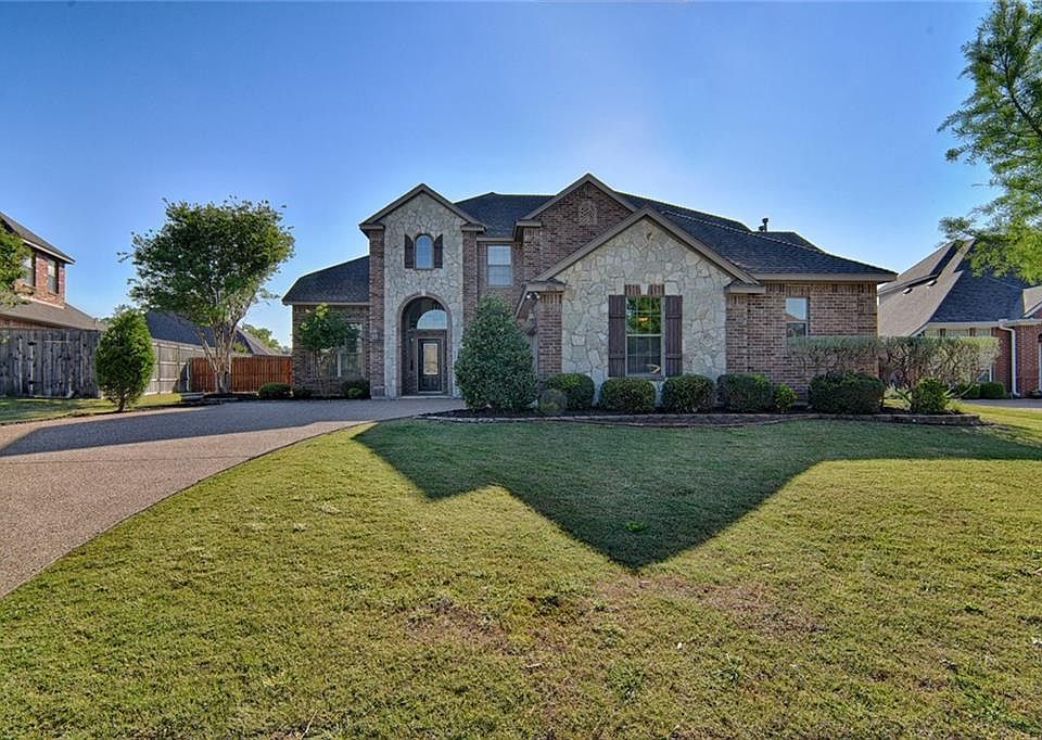 1st image of 1806 Artesia Ct