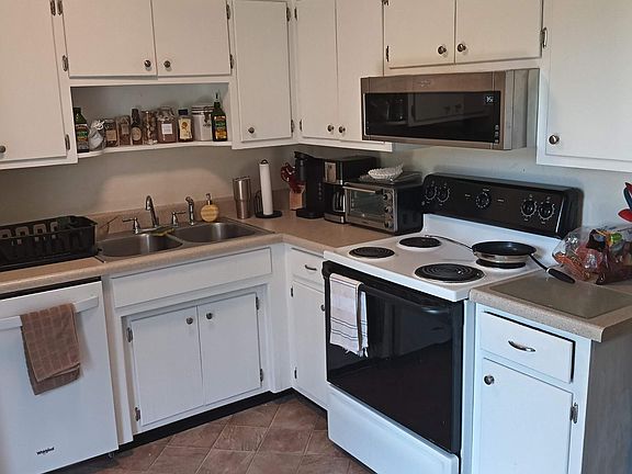 4th image of 2050 Longview Dr