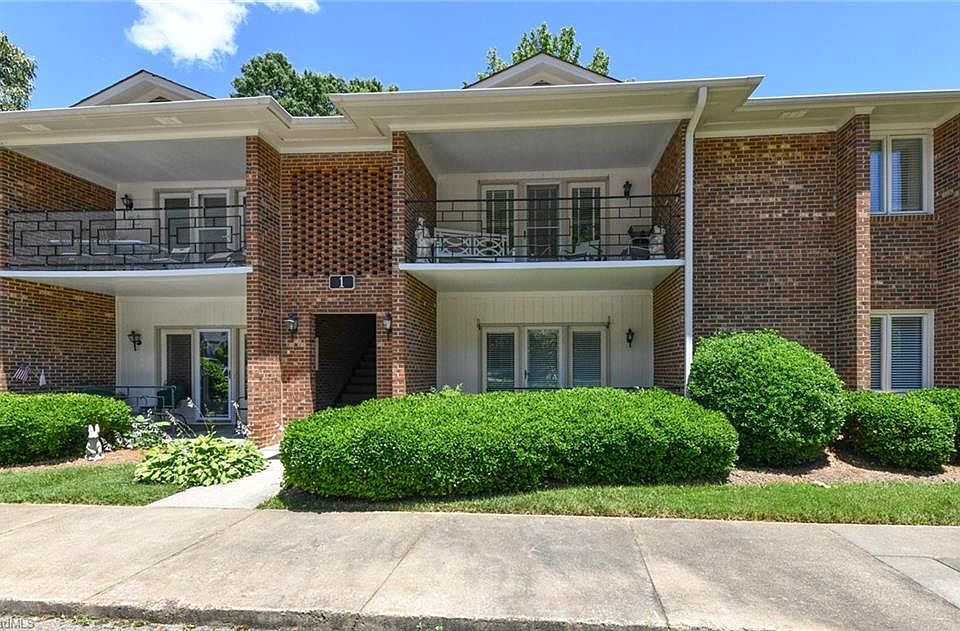 1st image of 1 Fountain View Cir APT D