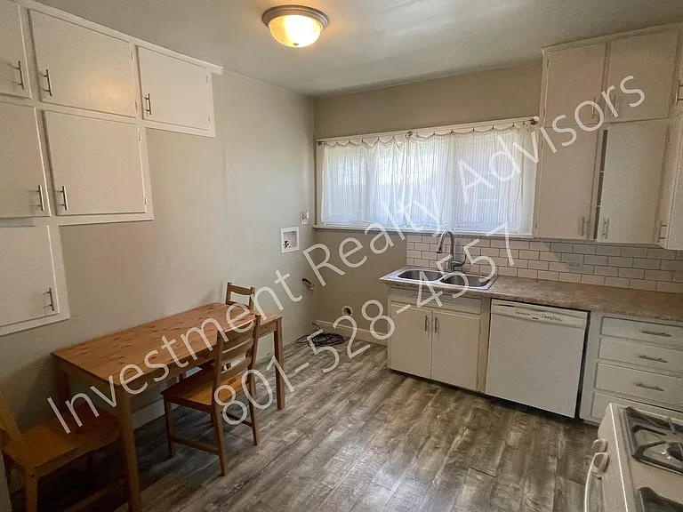 386 N 500 E — Photo 4