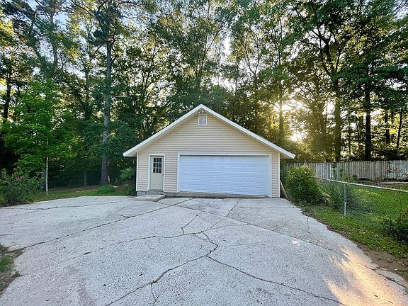 4th image of 3407 Candlewood Dr