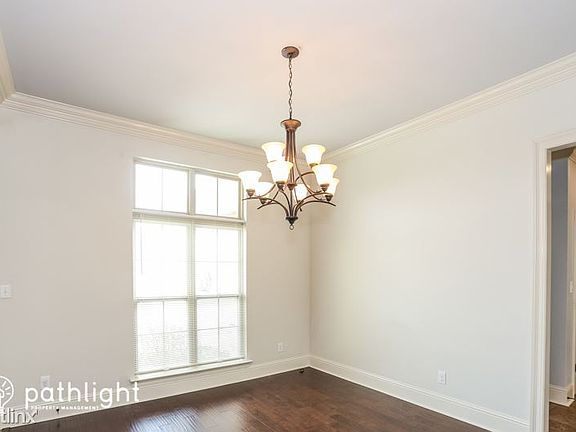 5th image of 18505 Old Maplewood Dr