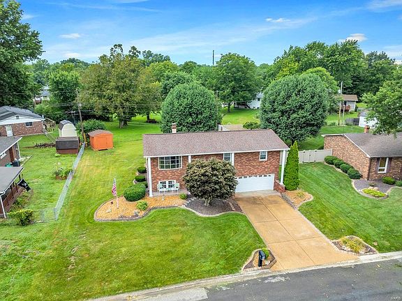 2nd image of 203 Stolze Dr